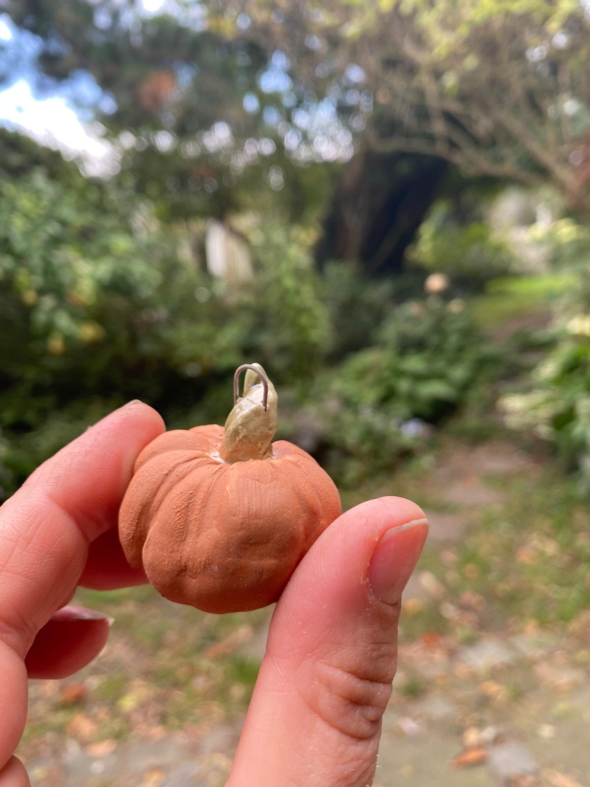 Kleine pompoen hangertjes (set van 2)