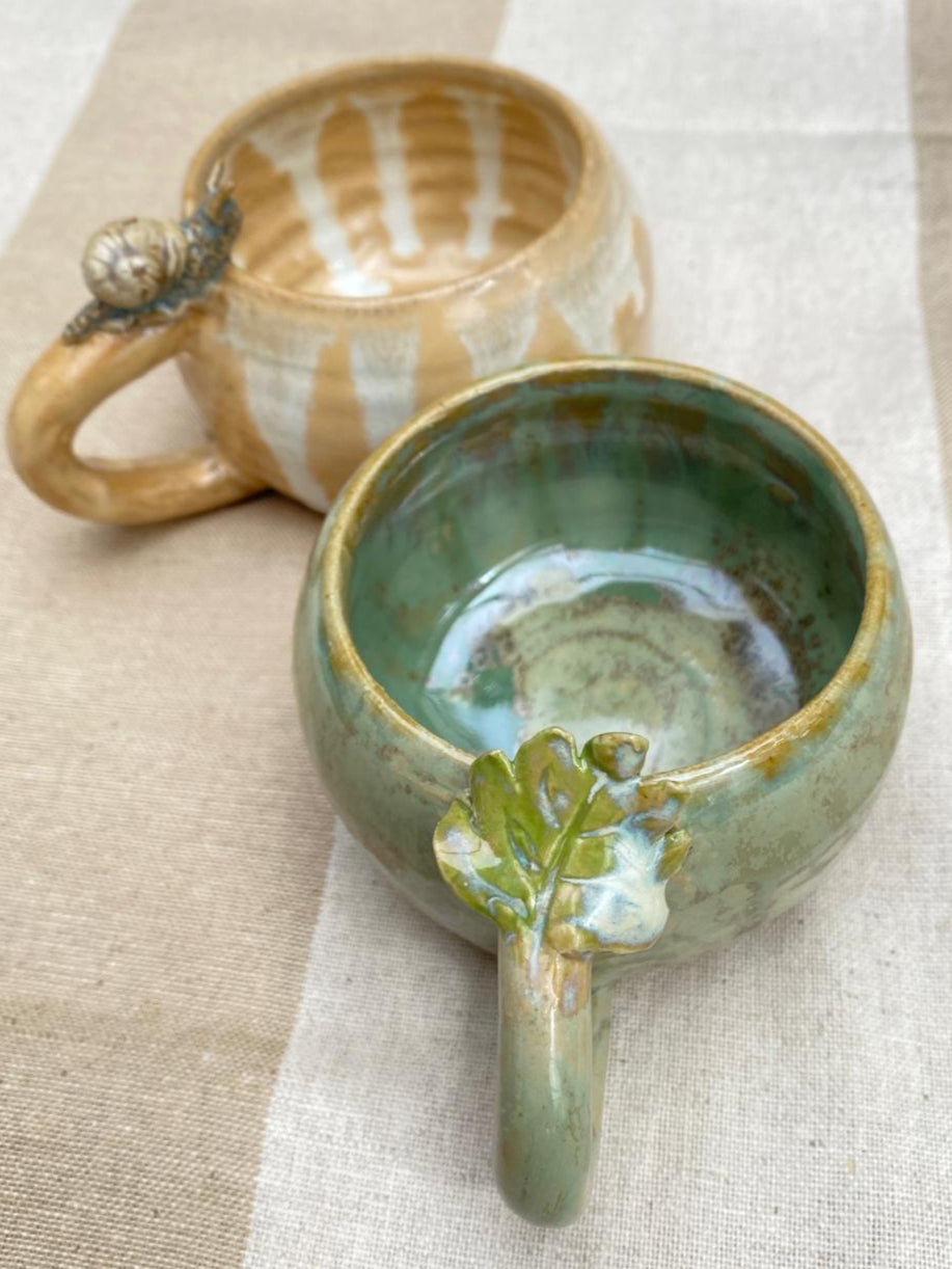 Kleine mok lichtgroen kristalglazuur